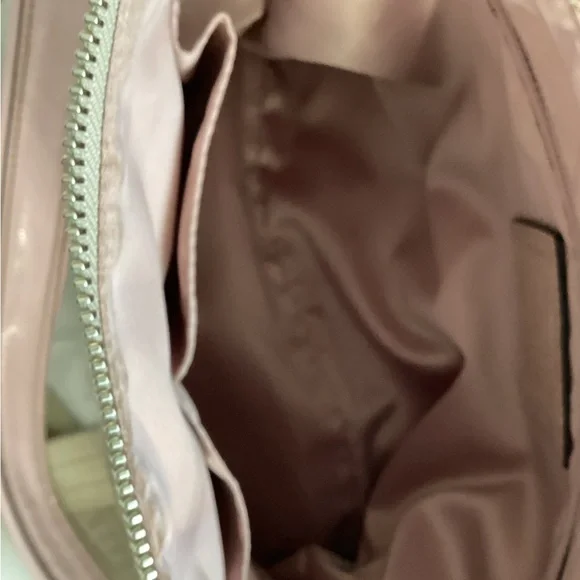 Elegant Crossbody Bag with Pink Accents - Picture 3 of 5